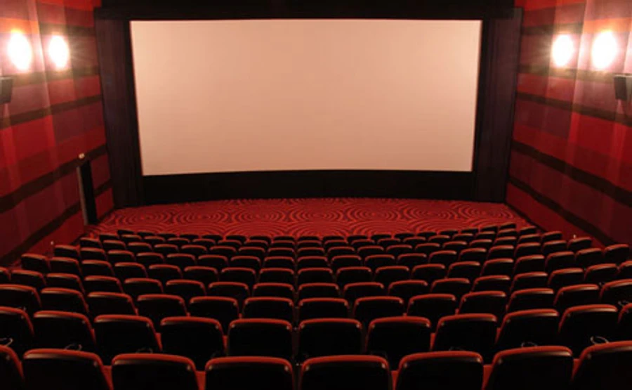 Кина не будет: В Киеве кинотеатры и центры искусства ушли на карантин