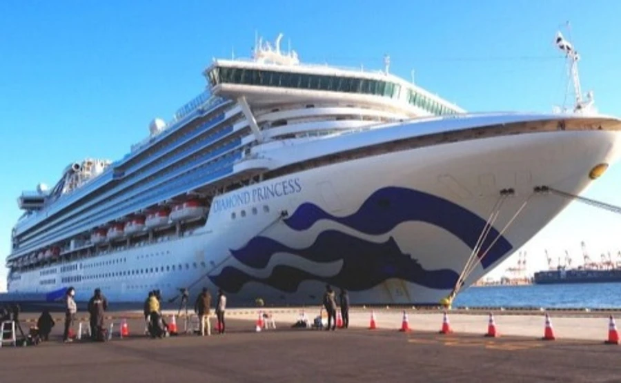 Українці з лайнера Diamond Princess відмовились евакуюватись