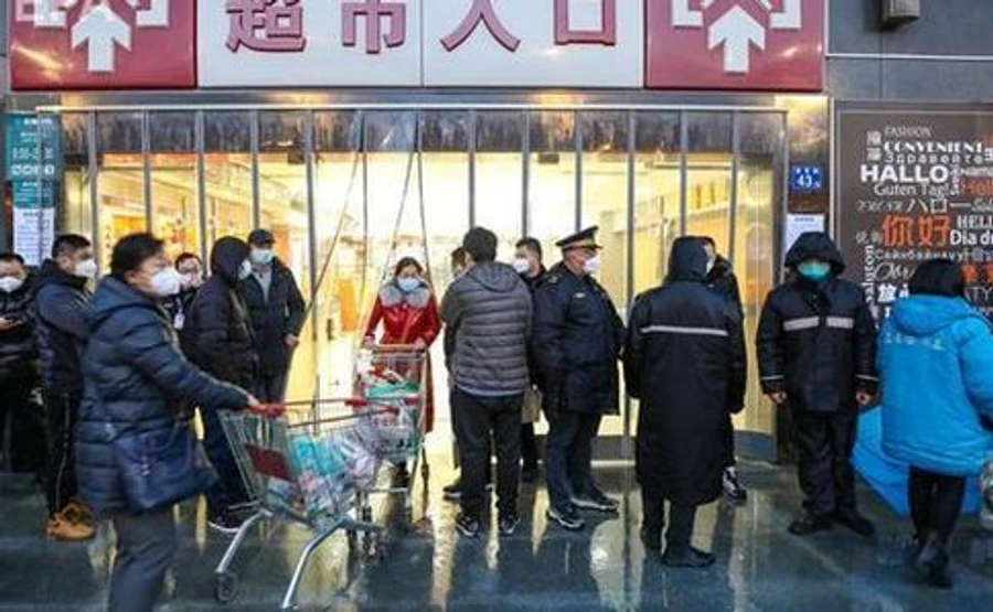 Коронавирус из Китая за сутки обнаружили у еще 1600 человек