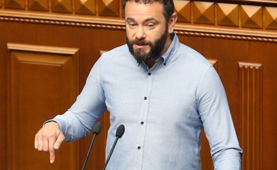 Слуги народу на засіданні фракції посперечалися стосовно компромату на Гончарука