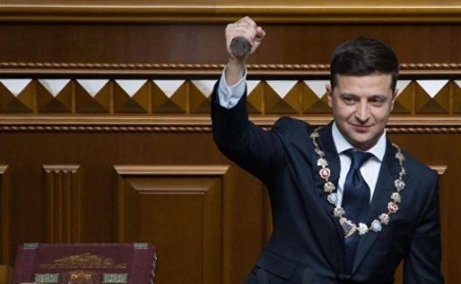 Зеленский издал указ о роспуске Рады и назначил новые выборы