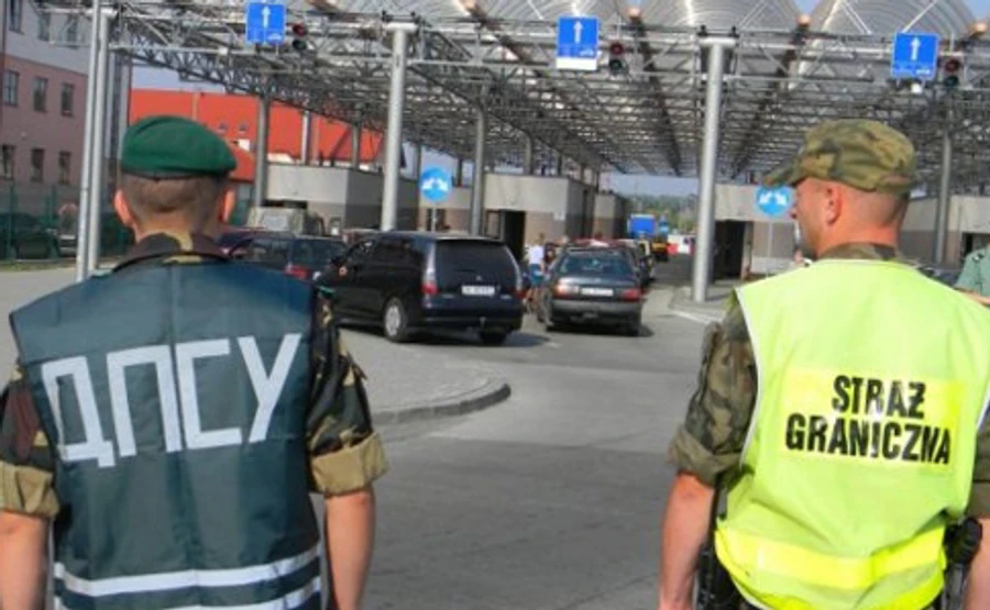 ГПСУ: Больше 1100 украинцев воспользовались безвизом, большинство - на авто