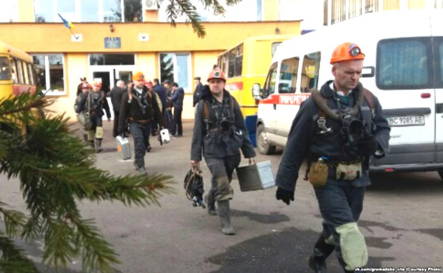 Всіх гірників із шахти Степова підняли на поверхню