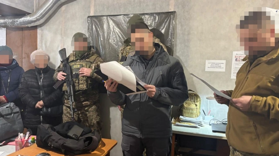 Екскомбриг бригади ТРО організував доплати власній дружині нібито за участь у бойових діях – ДБР