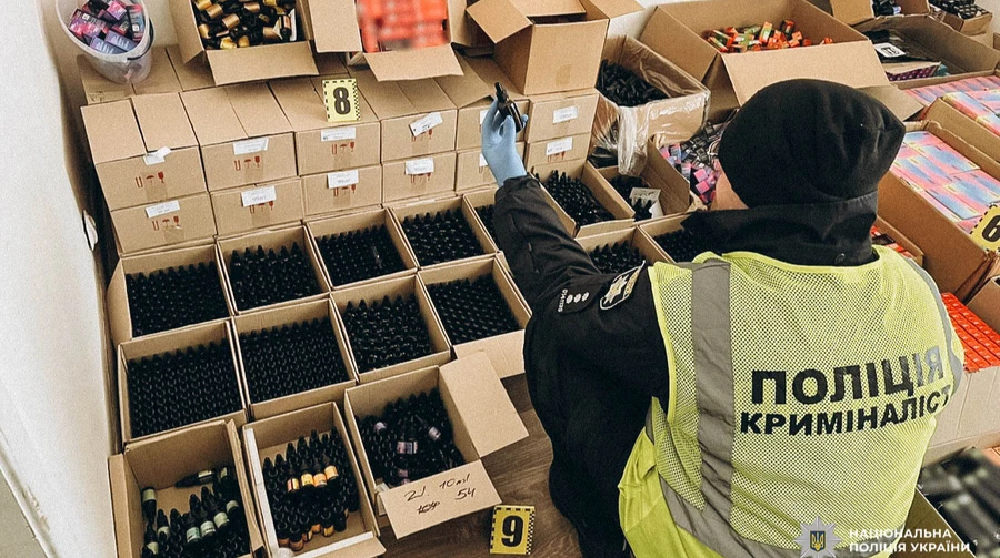 На Волині виготовляли дієтичні добавки із канабісом: вилучено товарів на 430 млн
