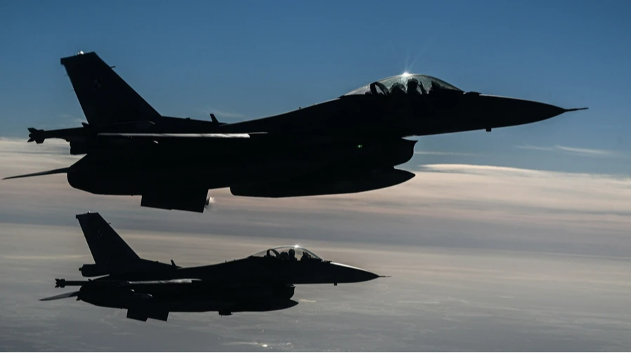 Польща підняла винищувачі через масовану атаку РФ по Україні