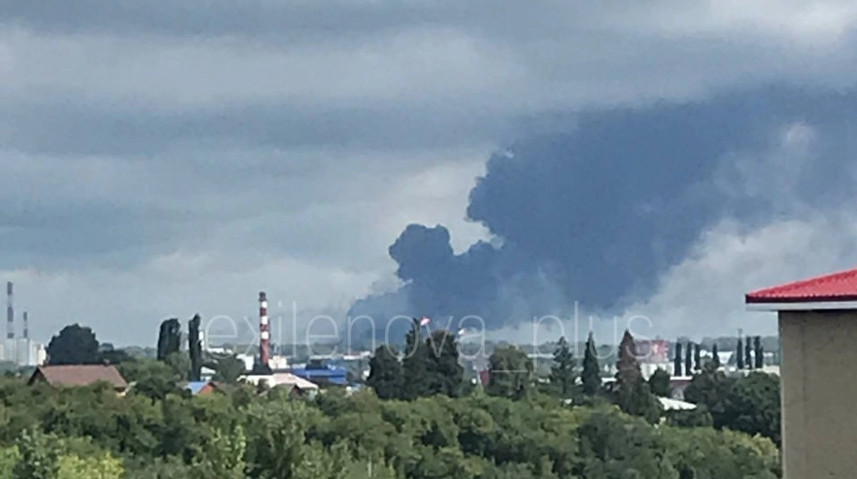 Генштаб підтвердив ураження Саратовського НПЗ, аеродрому "Енгельс" та нафтобази