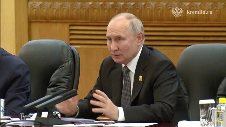 Putin and Xi hold lengthy talks