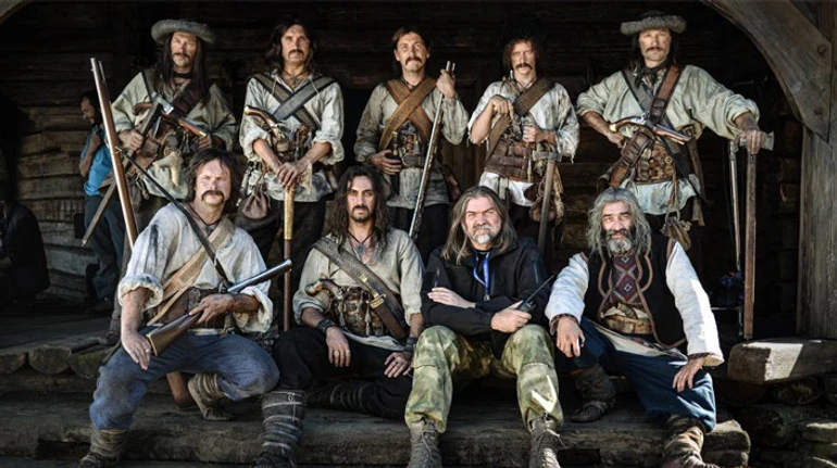 Не тех мы братьями называли: режиссер Довбуша Санин раскрывает детали фильма, который уже растащили на цитаты