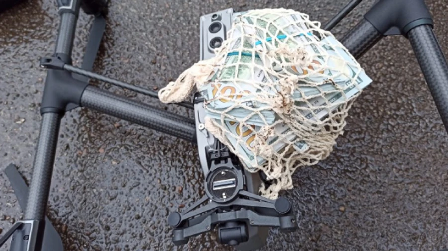 Поліція затримала шахраїв, які дроном викрадали гроші при обміні валют