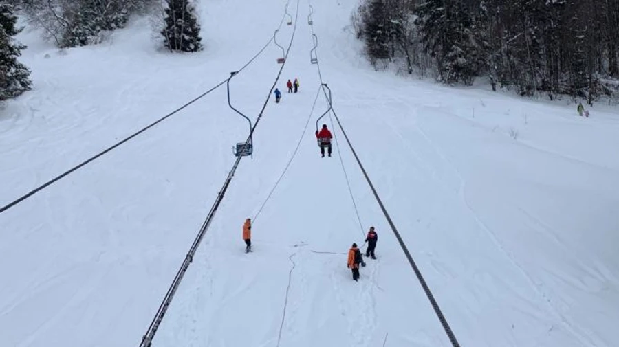 У Славському зупинилася канатна дорога, людей знімали рятувальники