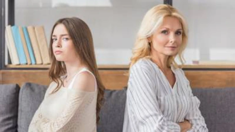 Как выйти из-под влияния нарцистической матери и никогда ею не стать. Советы психологов и психотерапевток