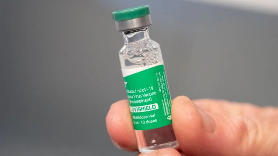 За 19 дней в Украине против коронавируса привито чуть более 53 тысяч человек