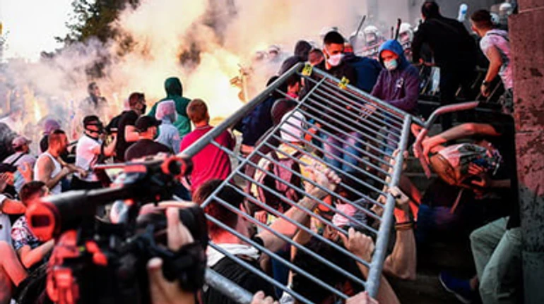 Сербський штурм: хто виграє від спроби держперевороту у Белграді