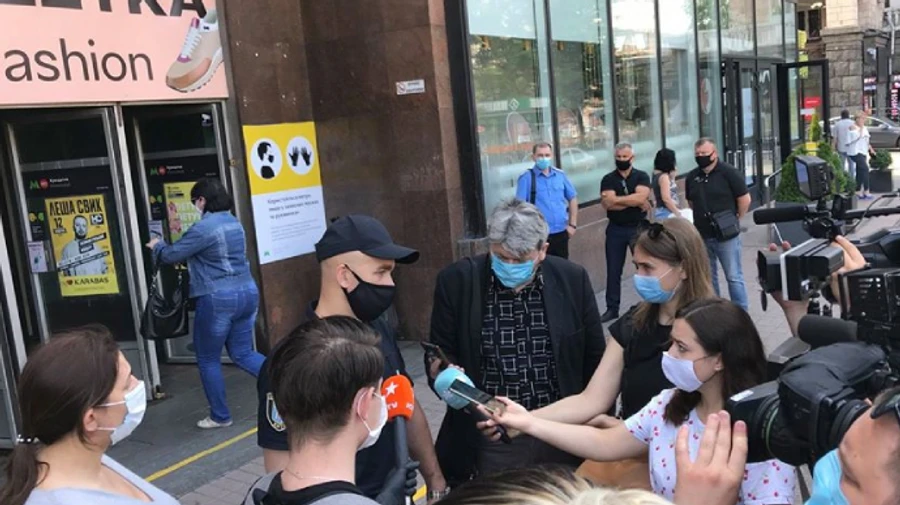 Людину, яка була у метро без маски, оштрафували на 17 тисяч