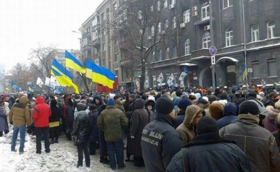 Мітингарі знову прийшли під Нацбанк