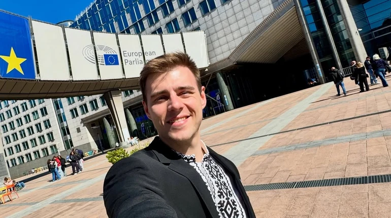 У Латвії випустили серію марок солідарності, присвячену українському скелетоністу Гераскевичу