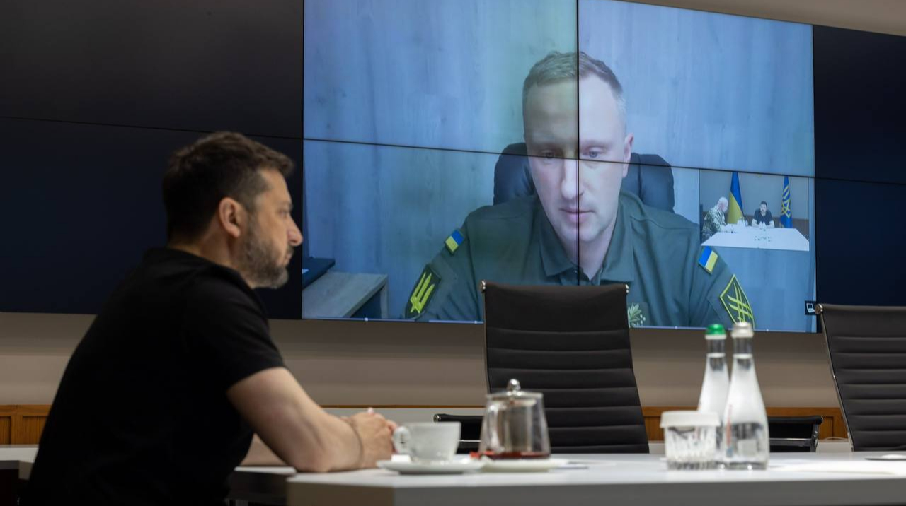 Зеленський не обговорював Сирського на зідзвоні з комкорами – джерела
