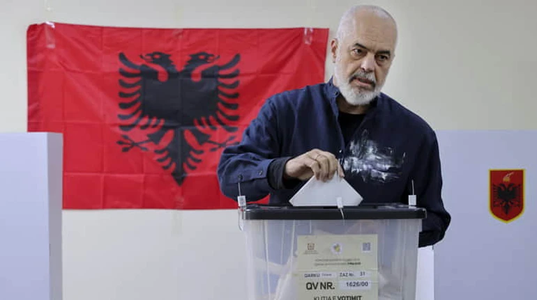 Непозбувний Рама: які проблеми показали вибори у конкурентів України за вступ до ЄС