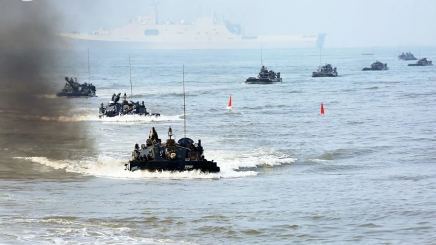 Військові США відреагували на китайські та російські судна біля Аляски