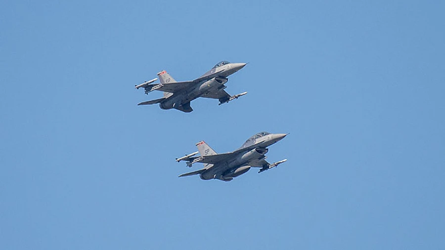 Ukraine not to receive fighter jets until counteroffensive ends – senior NATO official