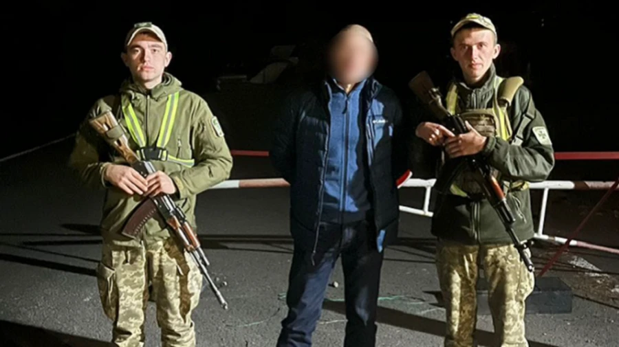 ДПСУ затримала херсонця з російськими рублями, який перепливав кордон