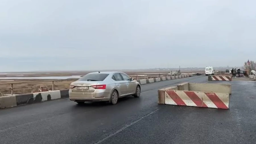 Occupiers claim to have repaired bridge to Arabat Spit