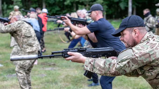 У Києві розпочали військові навчання для цивільних