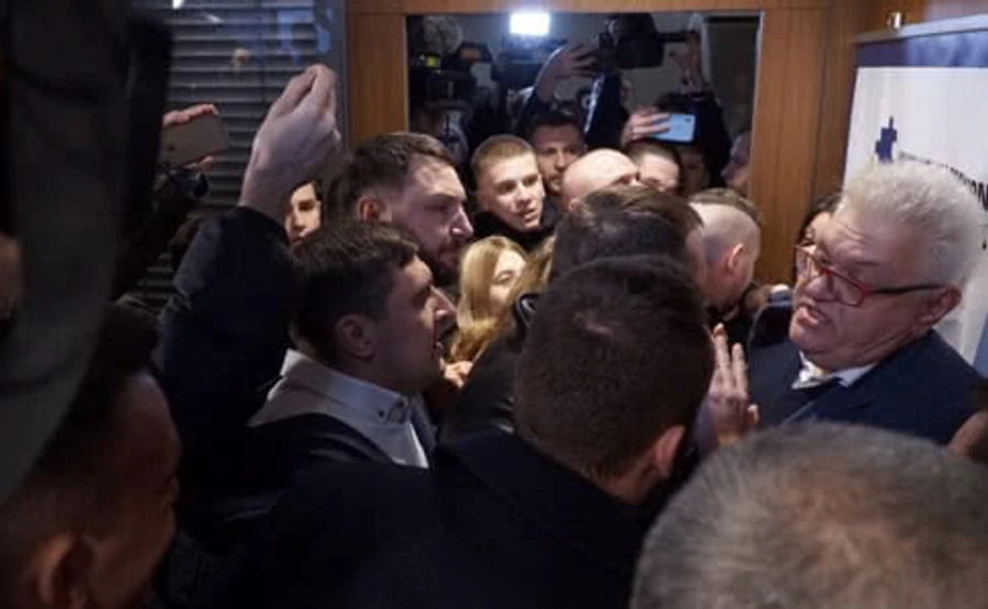 Частина Слуг народу вимагають, аби Данілов звільнив Сивохо