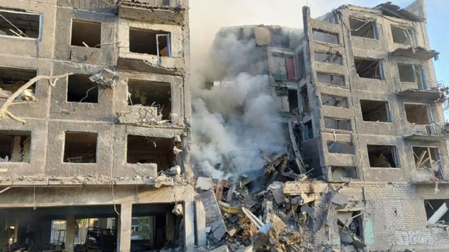 Two killed and seven injured after Russians drop bombs on Bilozerske in Donetsk Oblast – photos