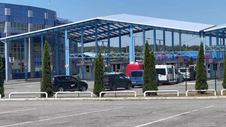 На пункті пропуску Шегині тимчасово ускладнений рух