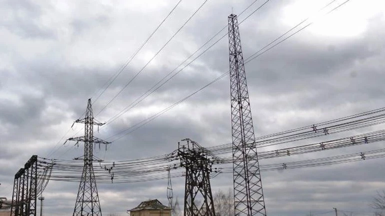 Over 200 houses and institutions in Kyiv without power after night attack