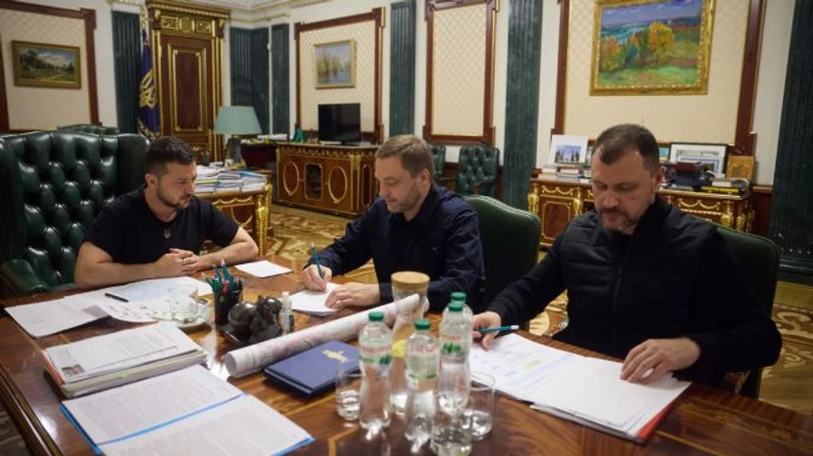 Зеленський про справу продажу авто для ЗСУ: Шахраї не можуть бути волонтерами