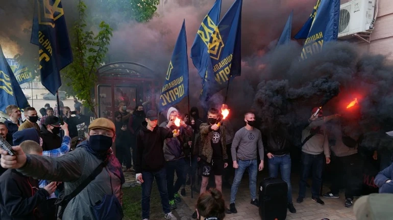 Новини 13 травня: суд над Медведчуком, обшуки у КМДА та Київпастрансі