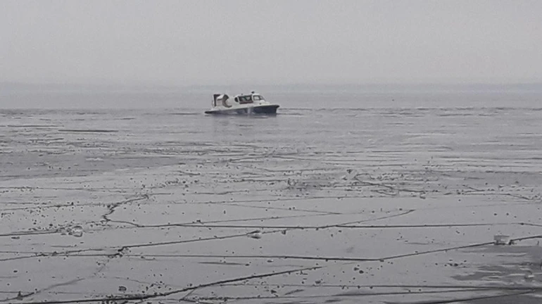 Провалилися під лід: рятувальники знайшли тіла двох дорослих і дитини
