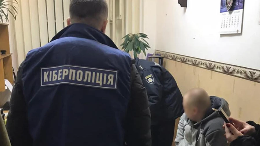 Шахрай із СІЗО через сайти знайомств ошукав жінок на понад мільйон гривень