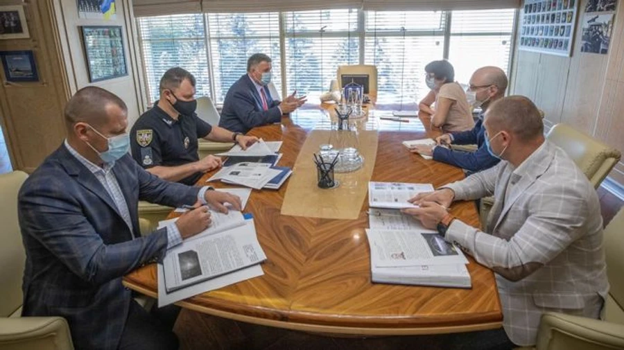 Поджог авто Схем: Аваков провел встречу off the record