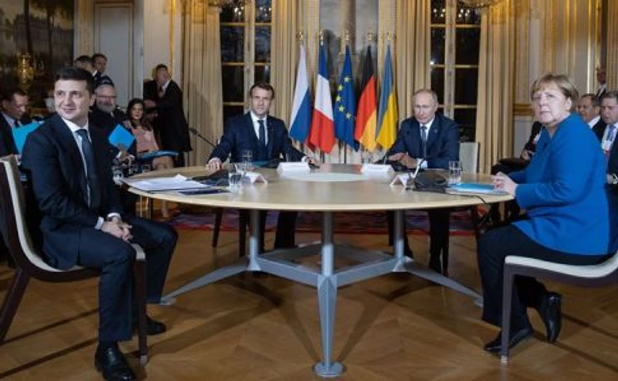 У Парижі почалися переговори лідерів у нормандському форматі