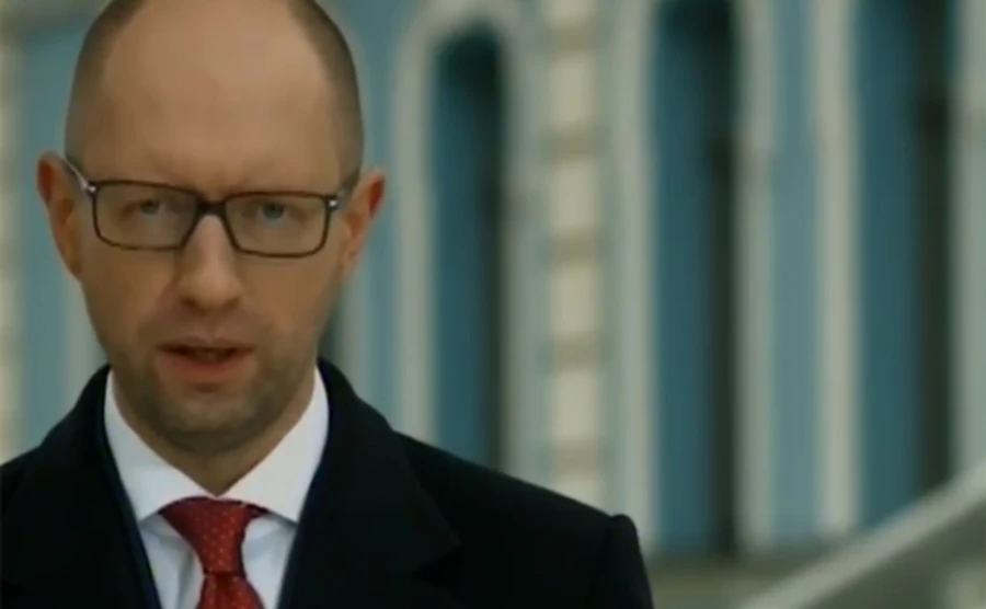 Яценюк заявив про руїну після перевиборів і нагадав, що він легітимний