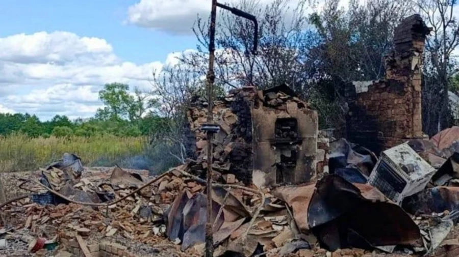 Вечером в четверг россияне нанесли баллистический удар по селу в Черниговской области