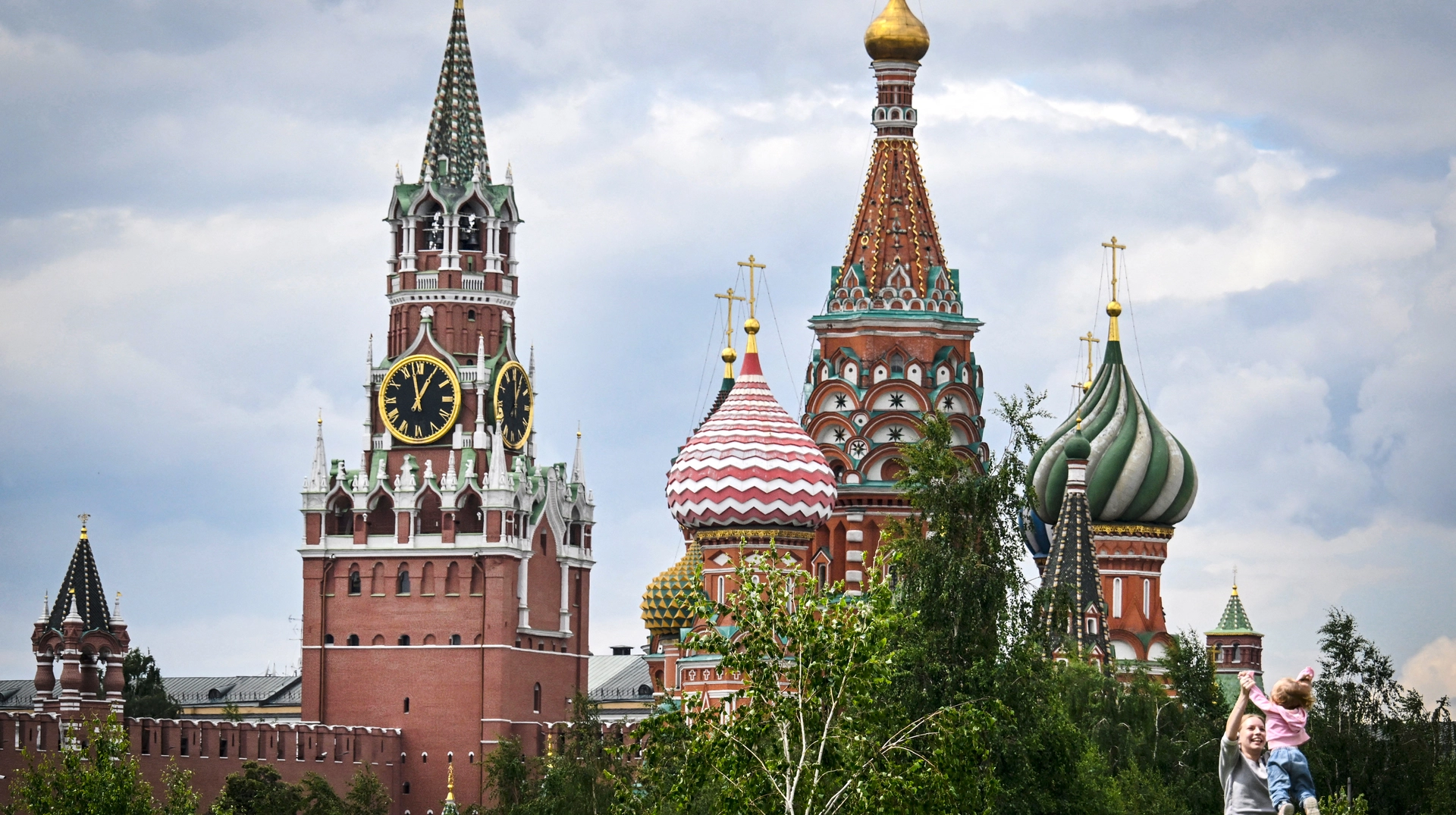 Drones Target Moscow: Explosions Rock Ramenskoye and Bronnitsy Districts