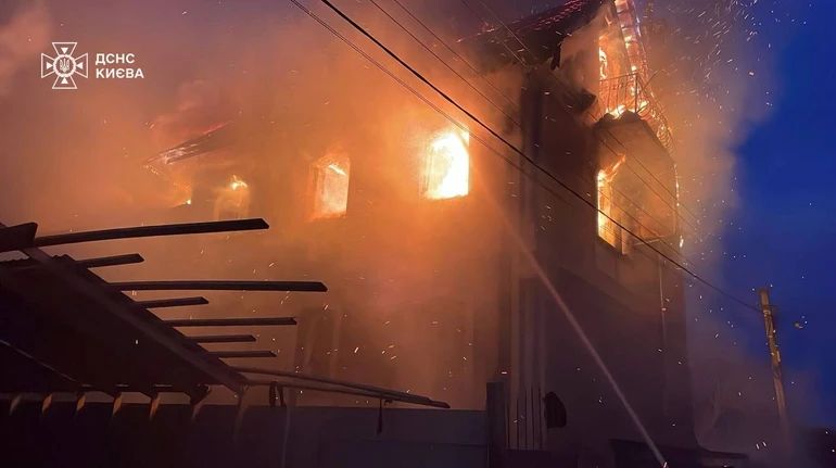 Третина Києва без теплопостачання через російські обстріли, частина лівого берега без світла