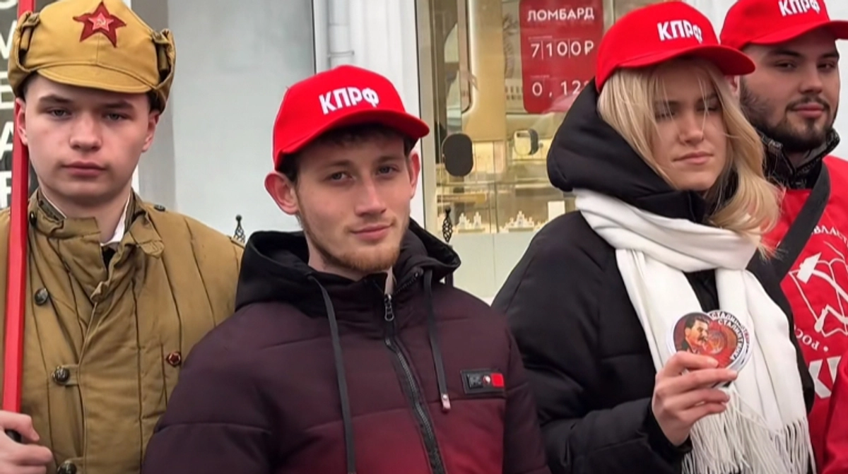 Communists in occupied Luhansk handed out Valentine's Day cards featuring dictators