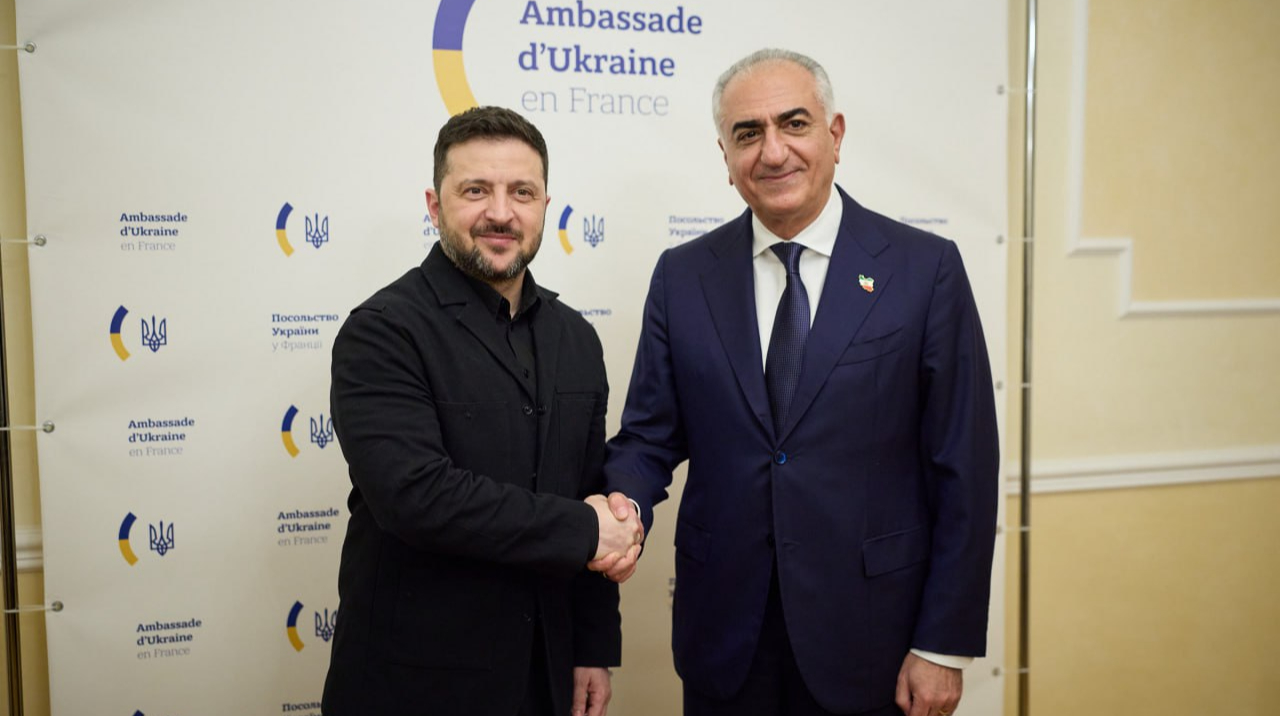Zelenskyy meets Iran's crown prince – video