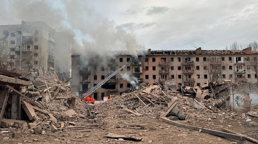 Окупанти скинули на Слов'янськ 1,5-тонну бомбу: 2 поранених, пошкоджено десятки будинків