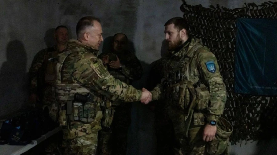 Сирський попрацював з Птахами Мадяра на передовій