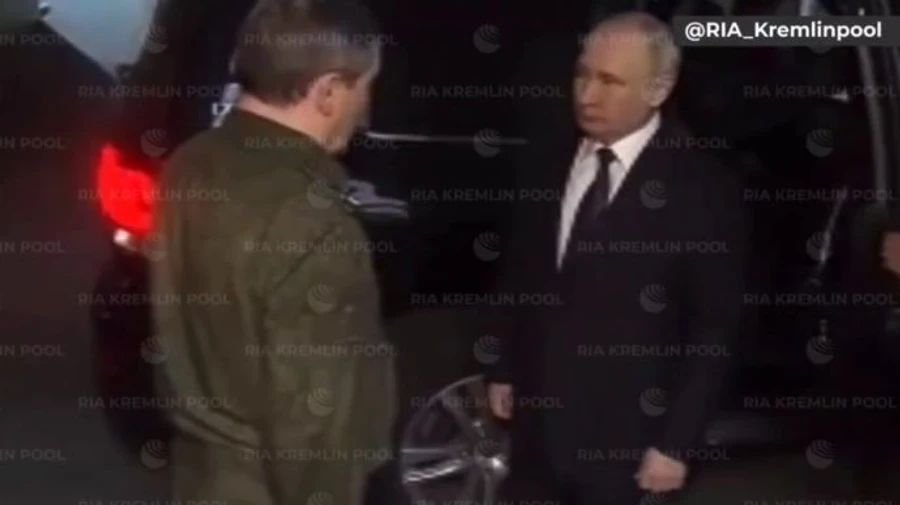Putin visits military headquarters in Rostov at night