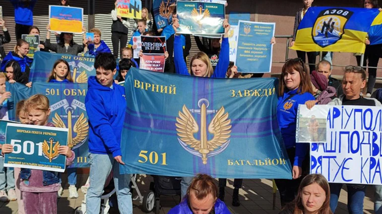 Катю, ти мене тільки не хорони. Історії дружин військовополонених морпіхів, які боронили Маріуполь