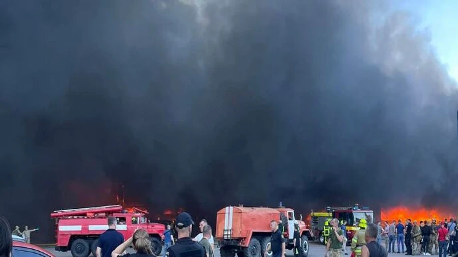 У Кременчуці розібрали більшість завалів ТЦ, в місті оголошено жалобу