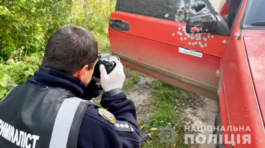 Полицейские застрелили мужчину, который ходил с гранатой и обрезом по селу